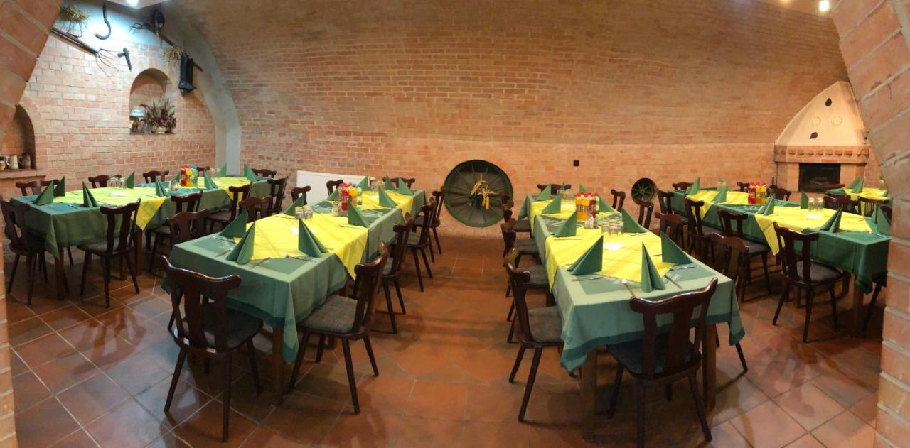 Penzion U Kraliku Kurdějov Zewnętrze zdjęcie