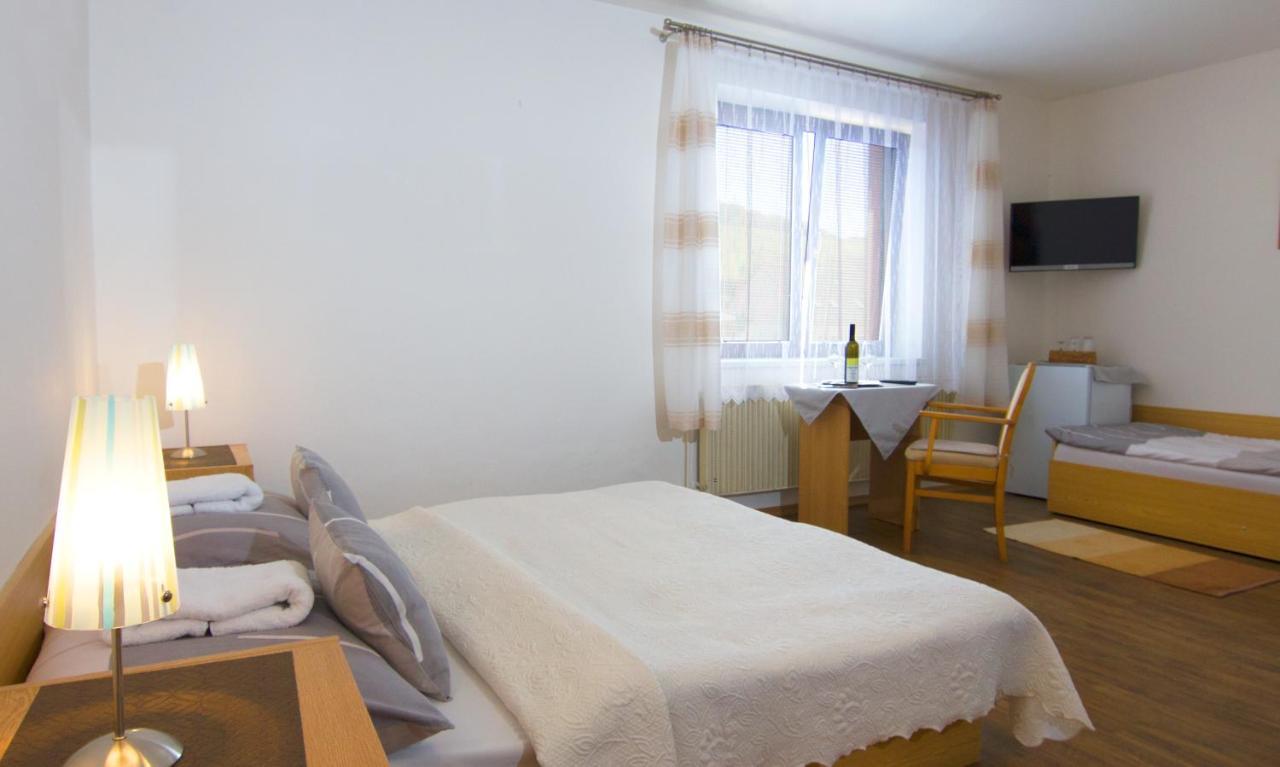 Penzion U Kraliku Kurdějov Zewnętrze zdjęcie